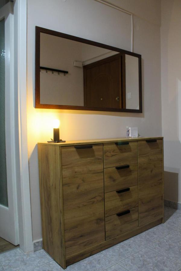 Cozy Apartment In The City Center Солун Екстериор снимка