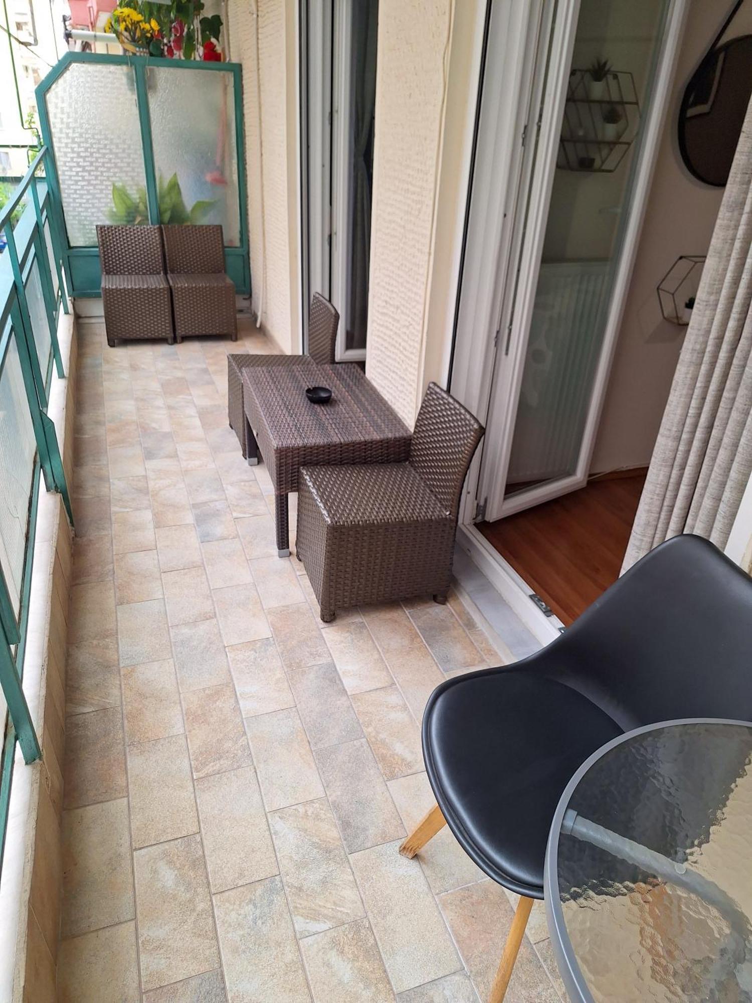 Cozy Apartment In The City Center Солун Екстериор снимка