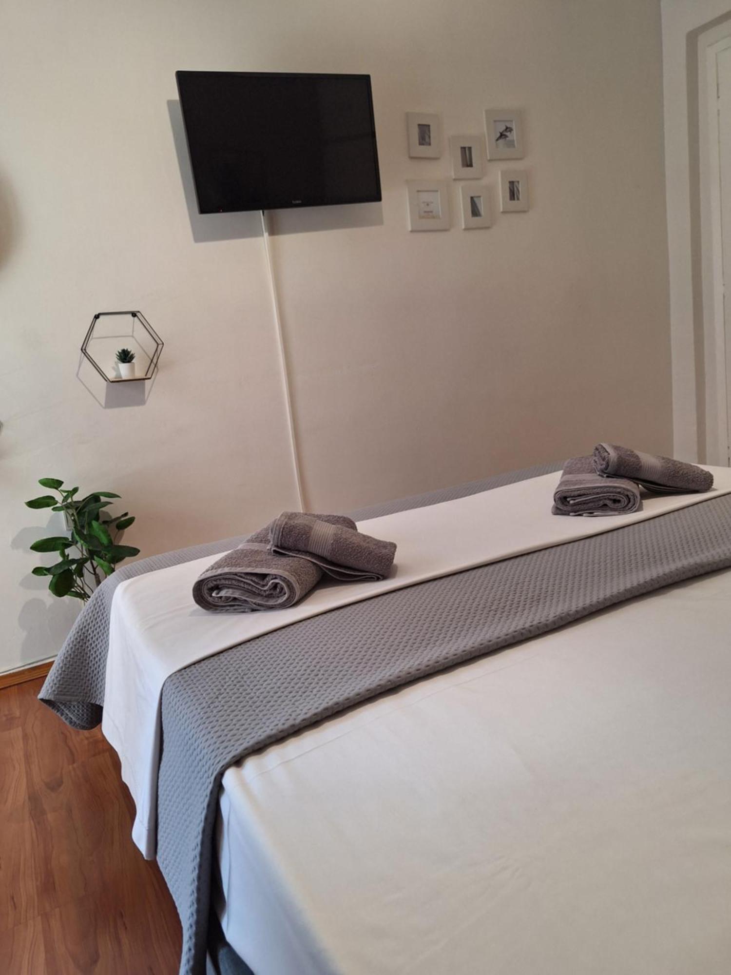 Cozy Apartment In The City Center Солун Екстериор снимка