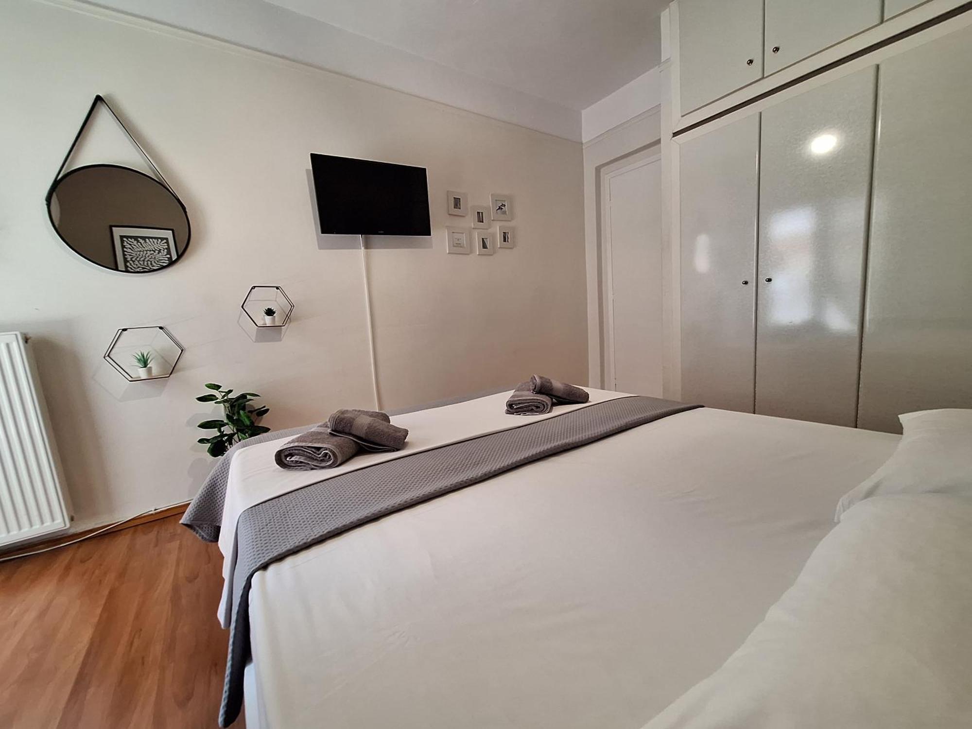 Cozy Apartment In The City Center Солун Екстериор снимка