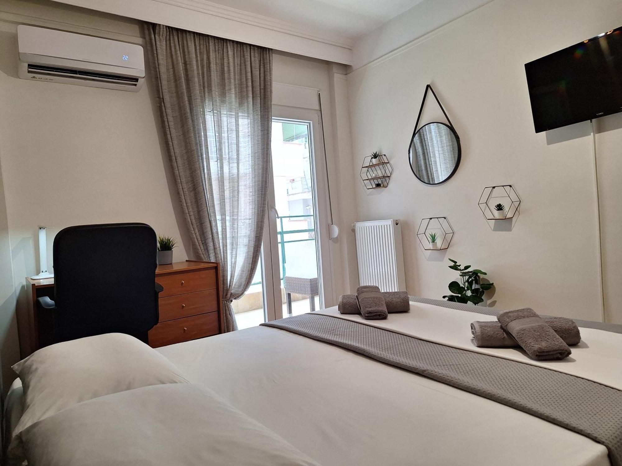 Cozy Apartment In The City Center Солун Екстериор снимка
