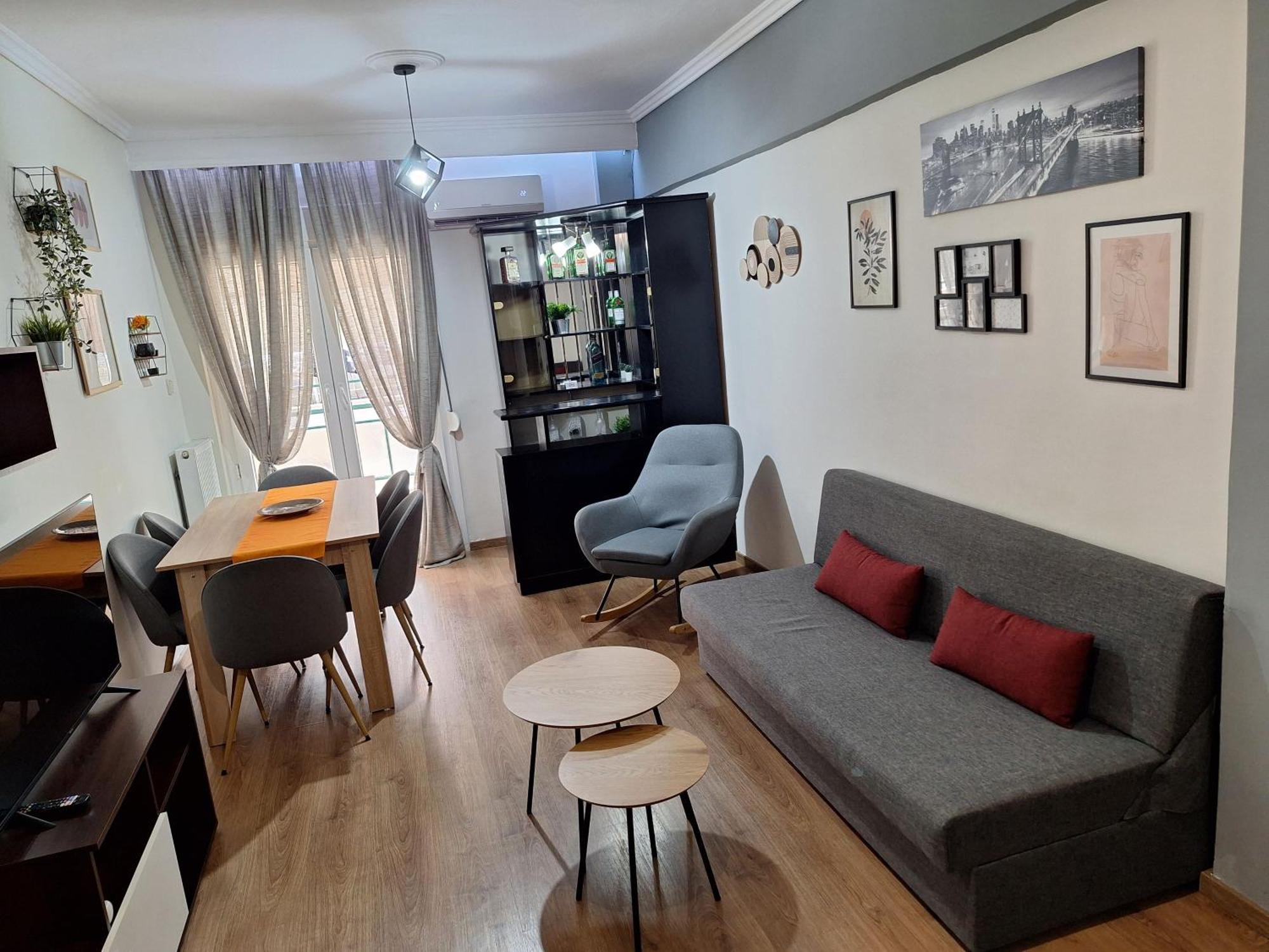 Cozy Apartment In The City Center Солун Екстериор снимка