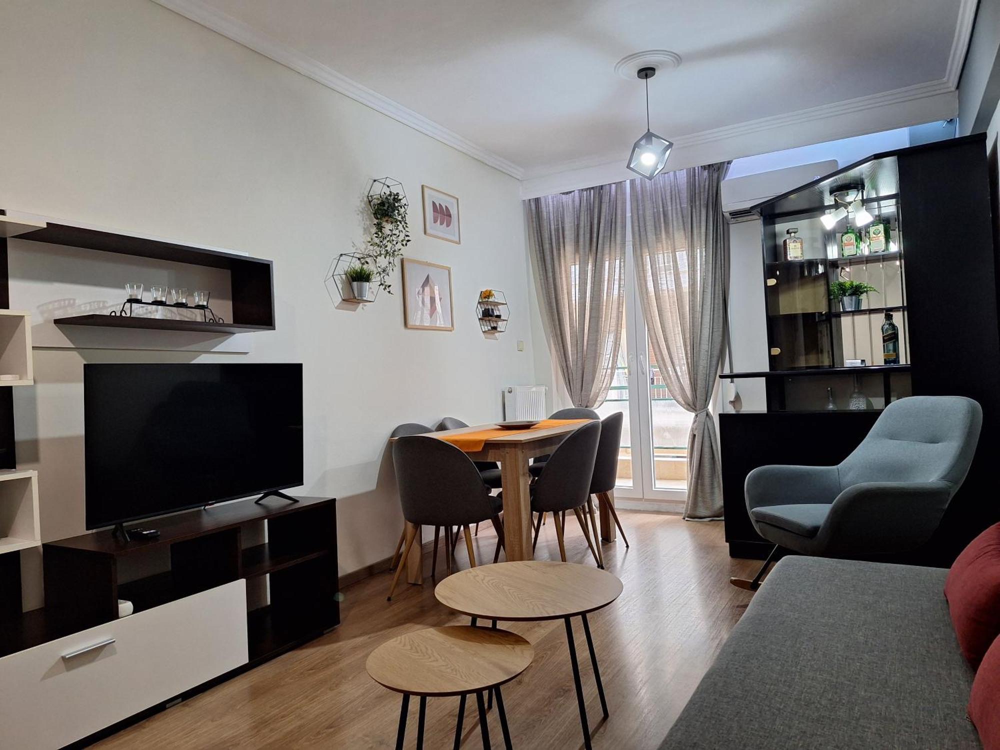 Cozy Apartment In The City Center Солун Екстериор снимка