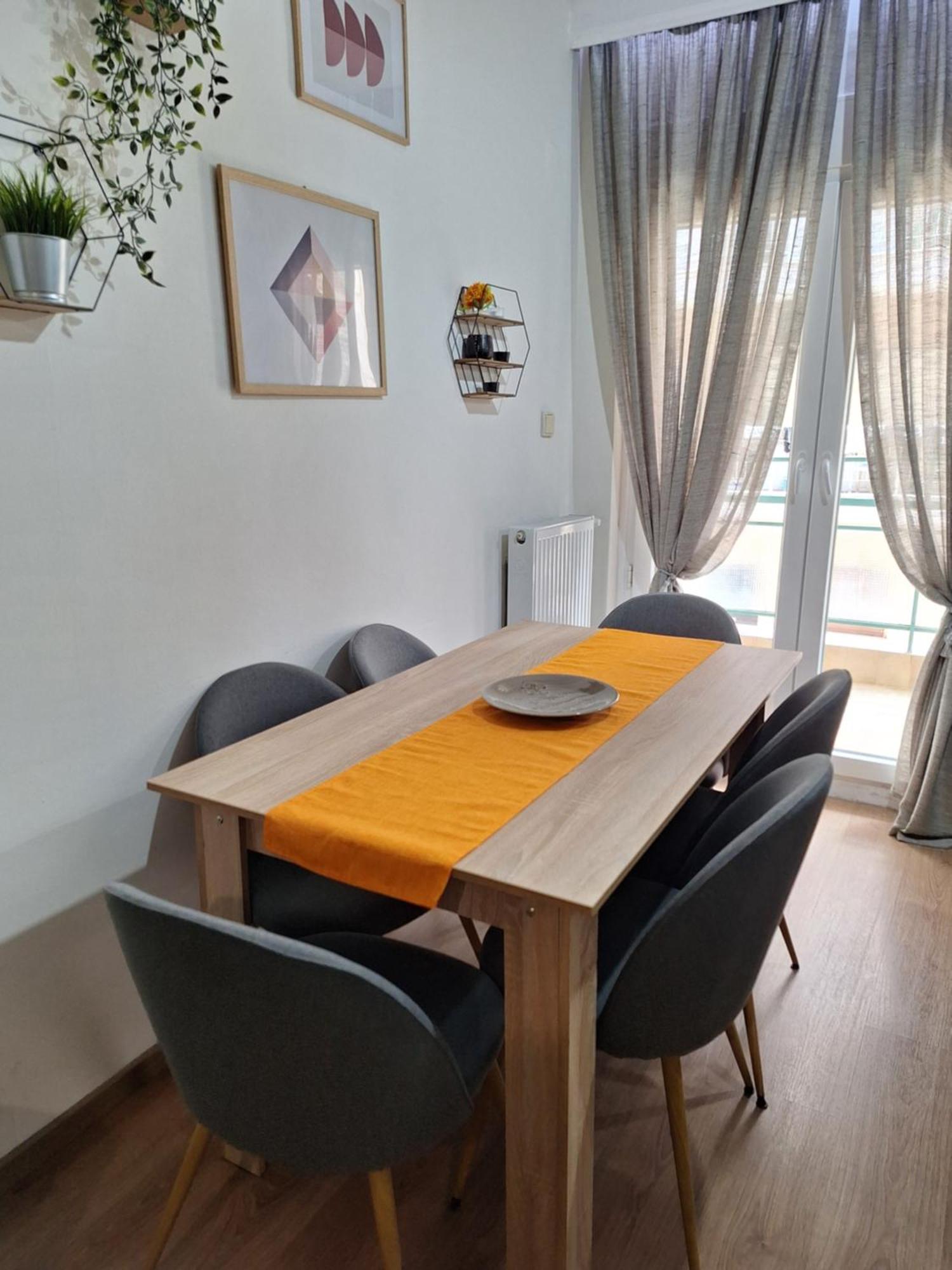 Cozy Apartment In The City Center Солун Екстериор снимка